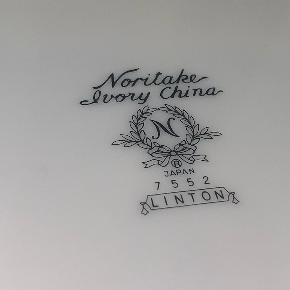 Vintage 1950s Noritake Bone White Ivory China Dessert Plates Gold Rim Set of 6 - Picture 9 of 11